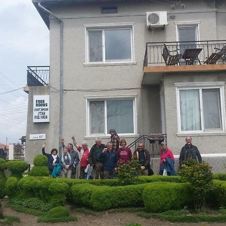 Къща За Гости "Черната Роза" Bulgarevo Ngoại thất bức ảnh