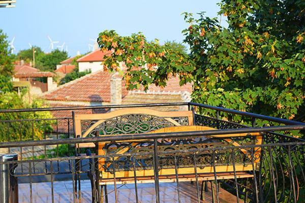 Къща За Гости "Черната Роза" Bulgarevo Ngoại thất bức ảnh