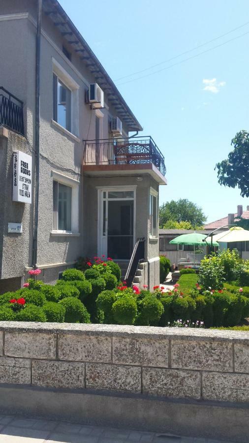 Къща За Гости "Черната Роза" Bulgarevo Ngoại thất bức ảnh
